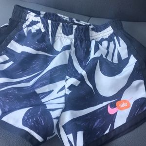 Girls NIKE sport shorts